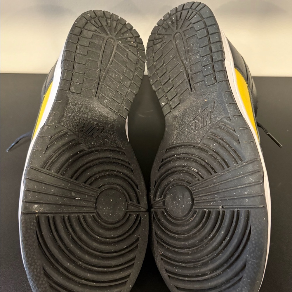 Nike Dunks Sneakers - Picture 7 of 7